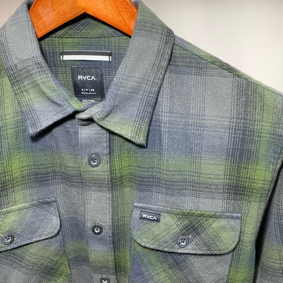 Button down flannel - Picture 2 of 5